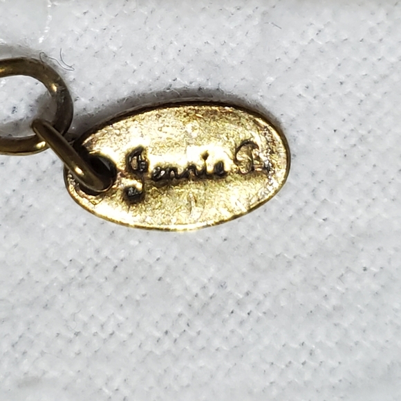 Beautiful Jennie B Crystal Statement Necklace - Picture 3 of 3